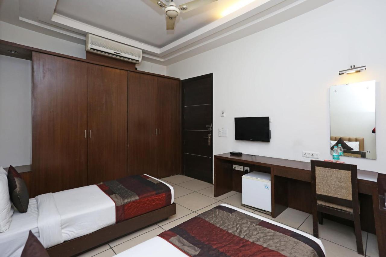 Capital O 1391 Hotel Pushpa Vilas Ghaziabad Luaran gambar