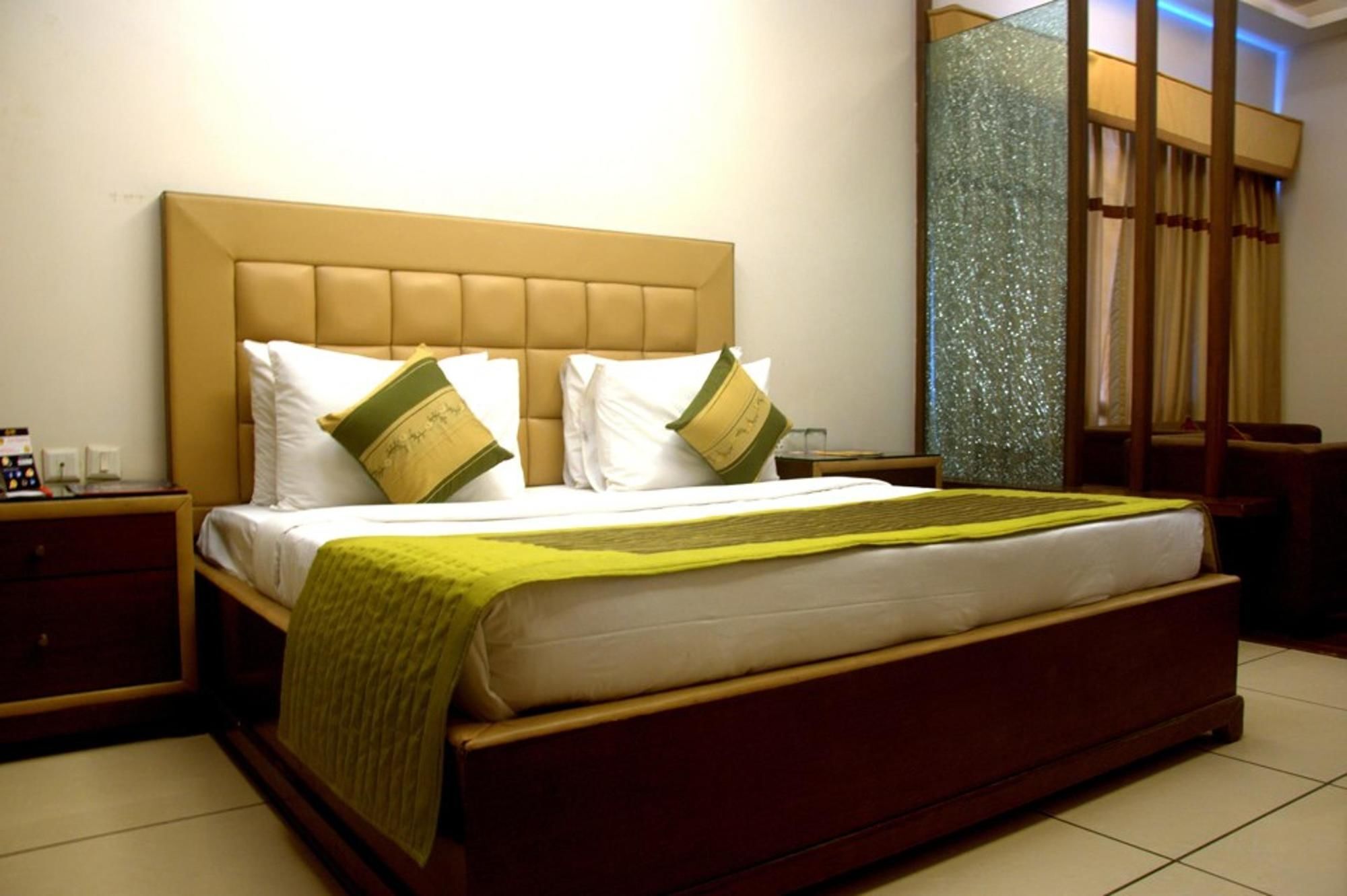 Capital O 1391 Hotel Pushpa Vilas Ghaziabad Luaran gambar