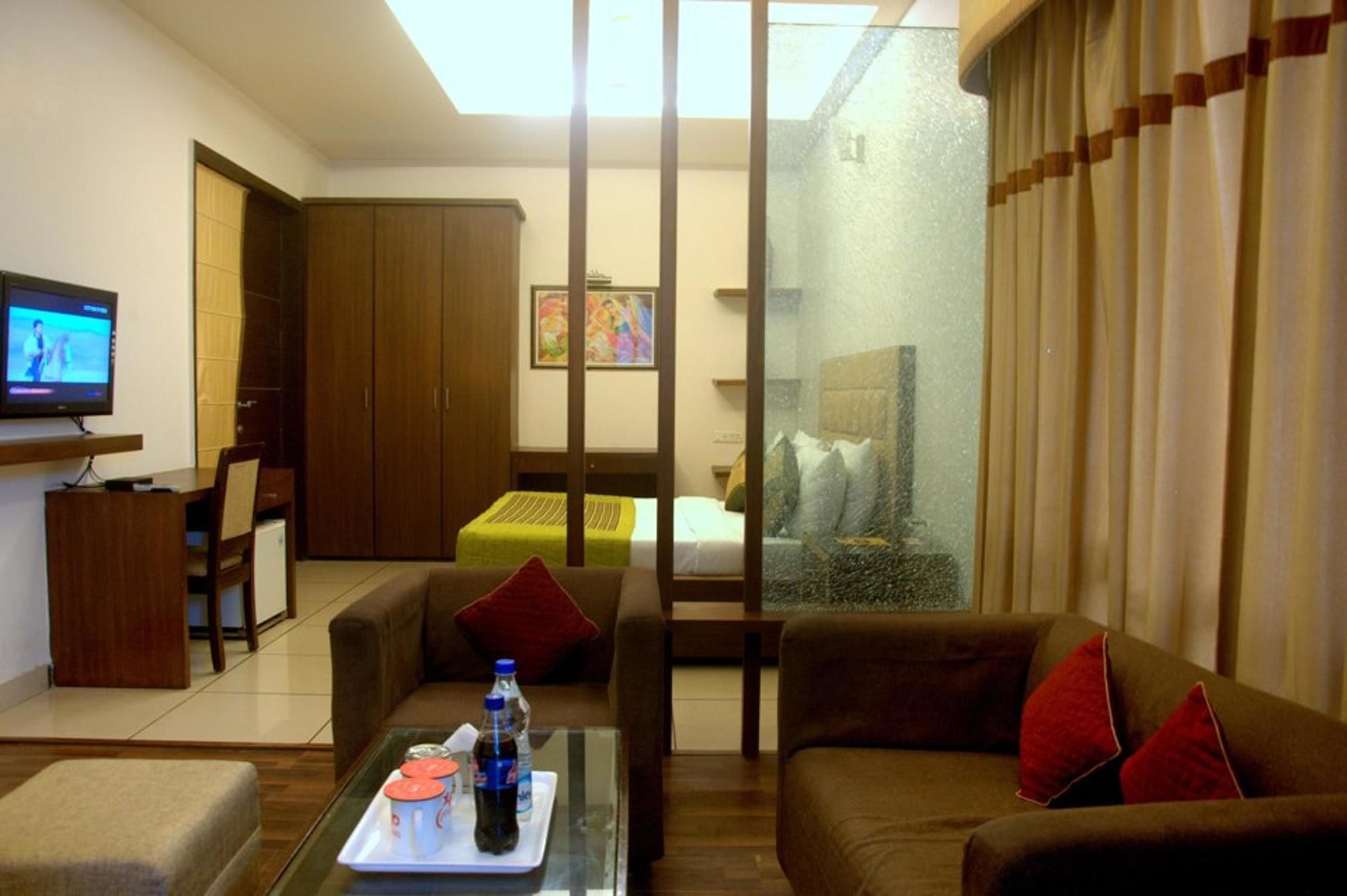 Capital O 1391 Hotel Pushpa Vilas Ghaziabad Luaran gambar
