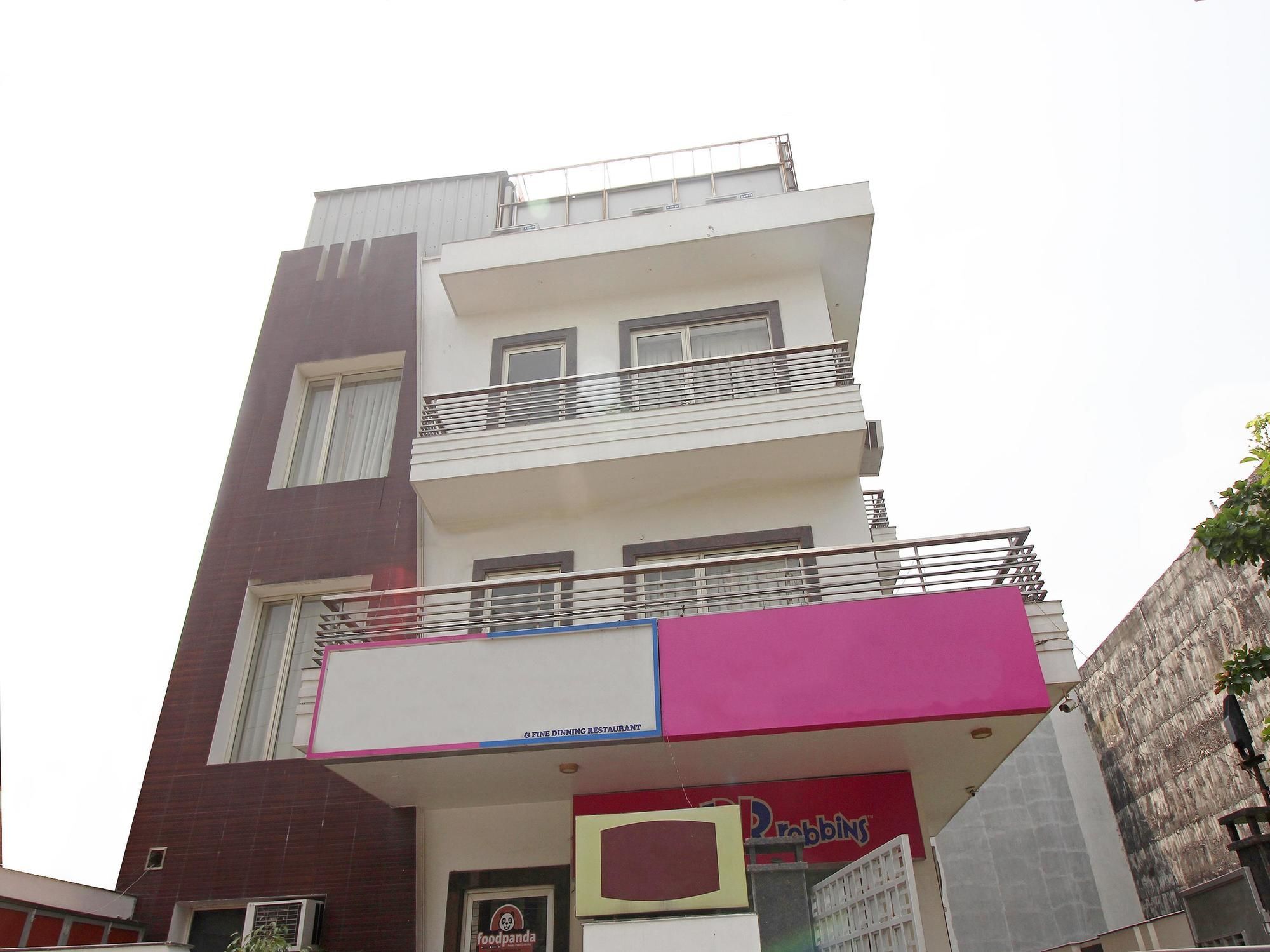 Capital O 1391 Hotel Pushpa Vilas Ghaziabad Luaran gambar