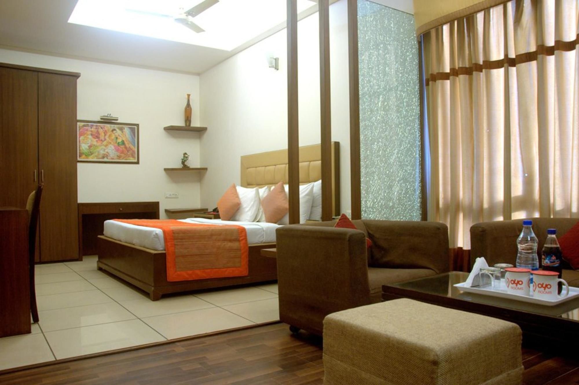 Capital O 1391 Hotel Pushpa Vilas Ghaziabad Luaran gambar