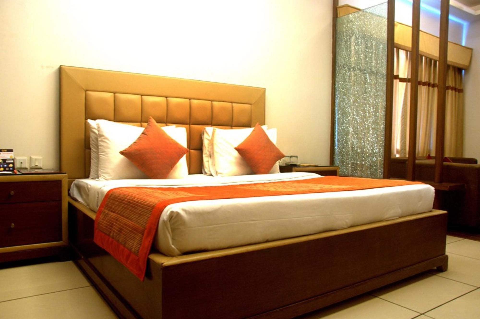 Capital O 1391 Hotel Pushpa Vilas Ghaziabad Luaran gambar